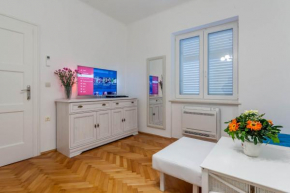 Отель Chic Apartment in Center  Сплит